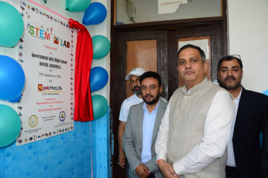 Tanveer Ahmad,DGM & Zonal Head, J&K Bank & Mohit Bahuguna,CDO- Partnerships & Group, PNB MetLife, inaugurating the STEM Lab
